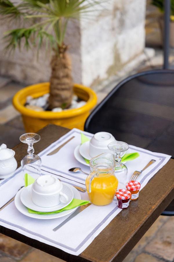 Les Armoiries Hotel